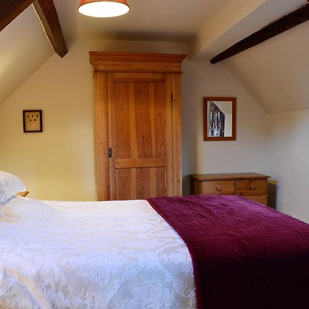 The Cot Villa Chalford Exteriör bild